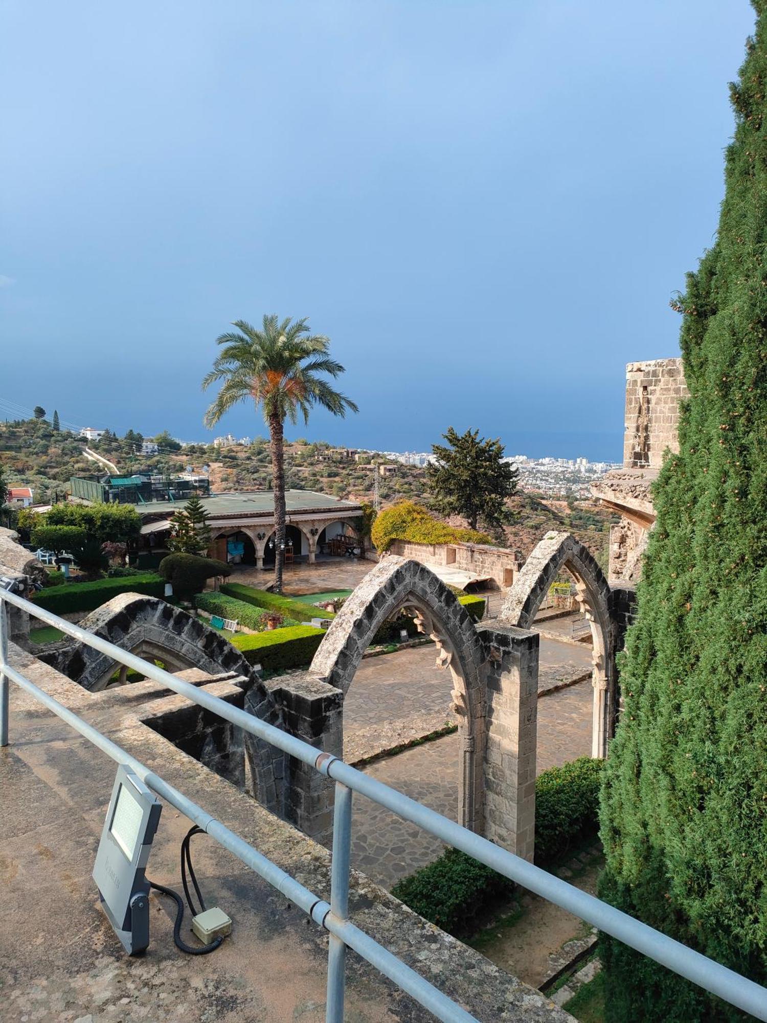 Esta Palm Living And Bedroom, 250 M From Kyrenia (Northern Cyprus)