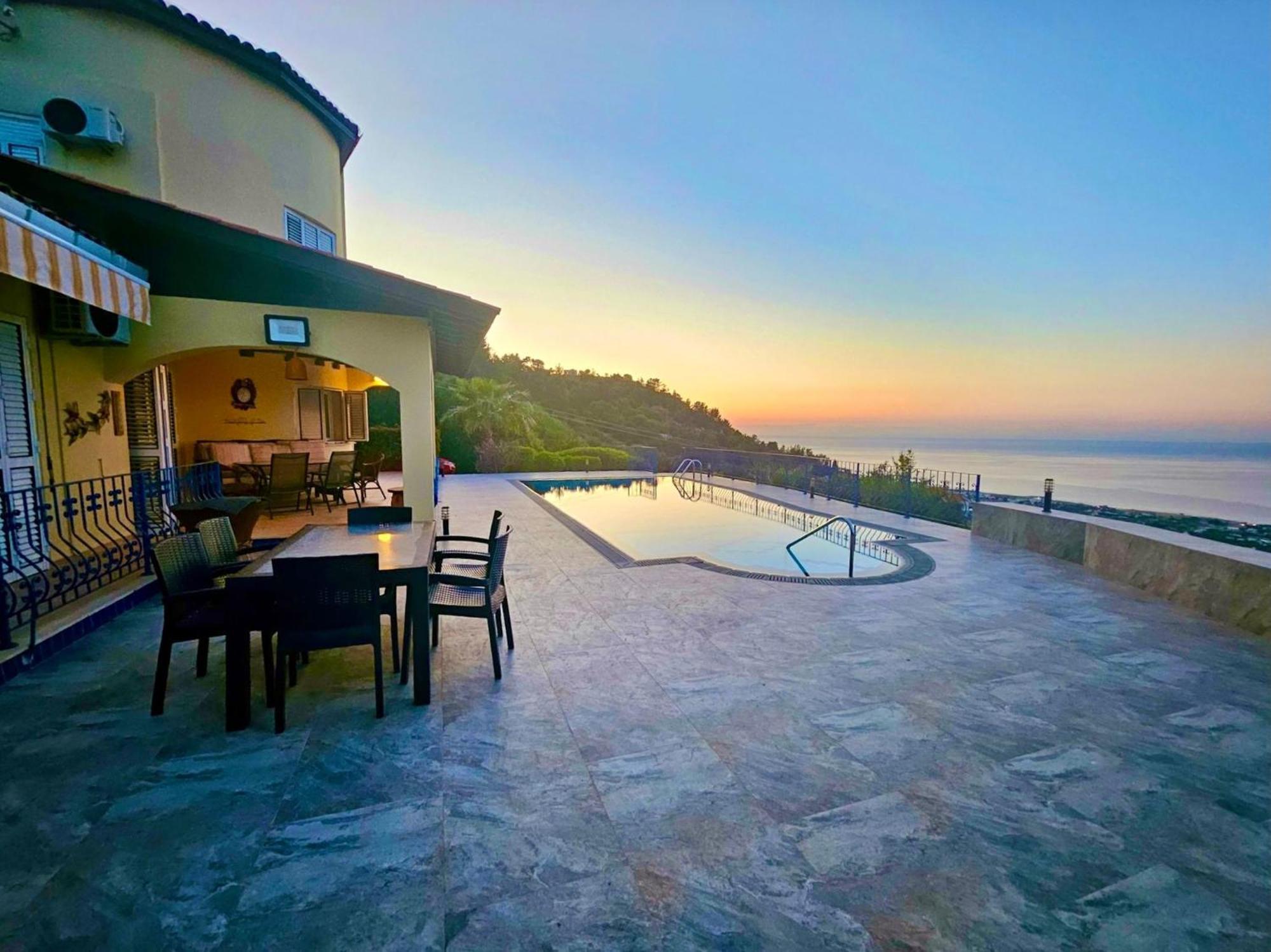4-bedroom With Amazing Views Villa