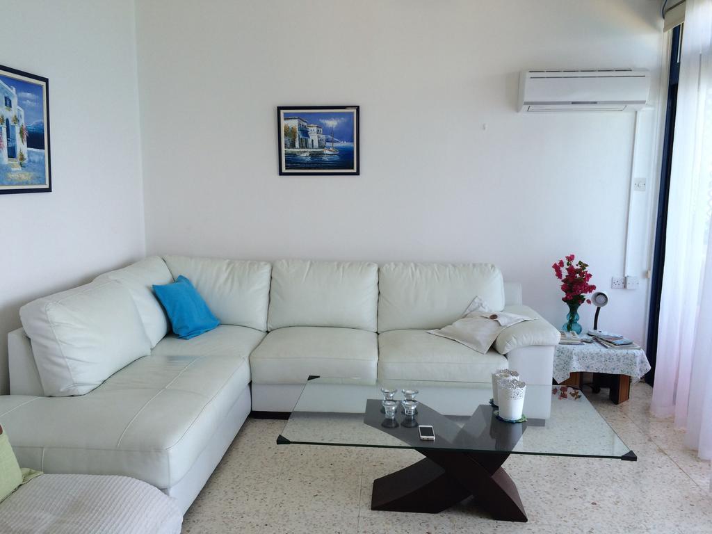 Mourayio Apartment Pomos