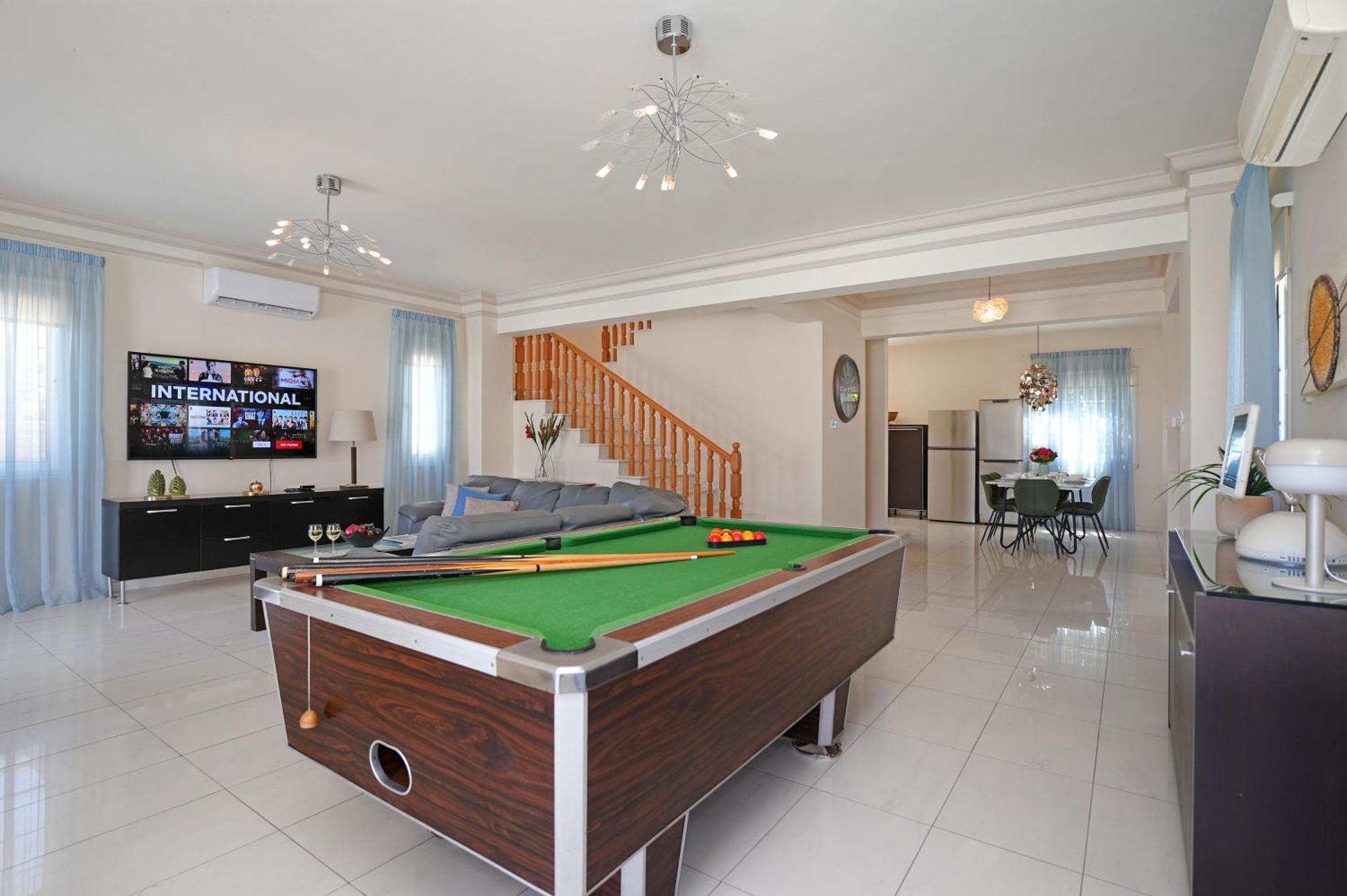 Villa Oceania - Beachfront Paralimni