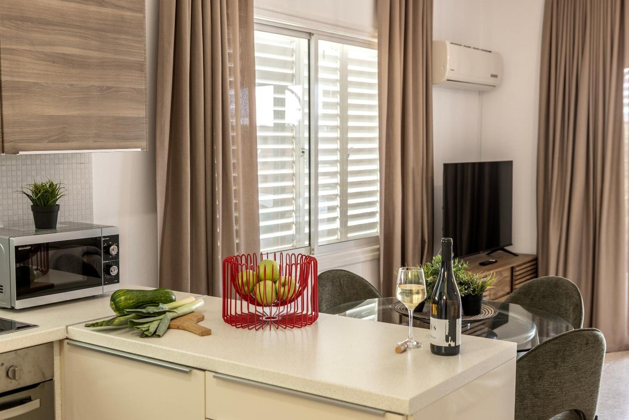 Larnaca Marina Villa Meneou