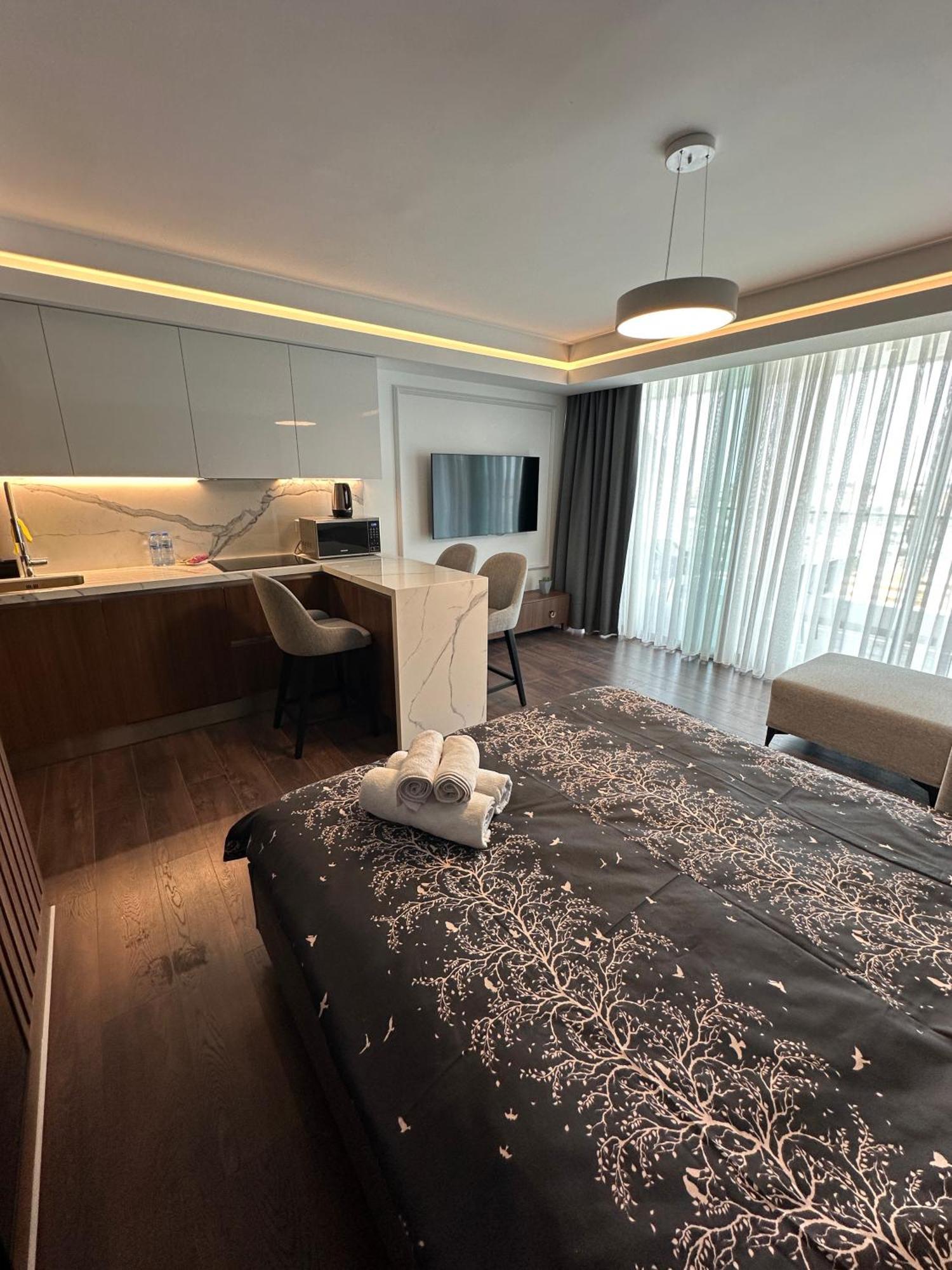 Grand Sapphire Apartment