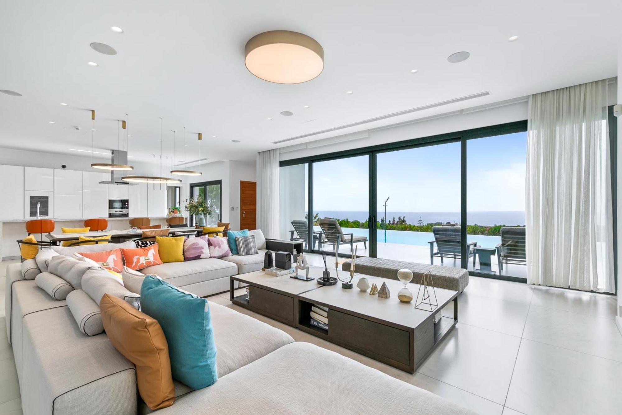J&c Seacave Bed & Breakfast