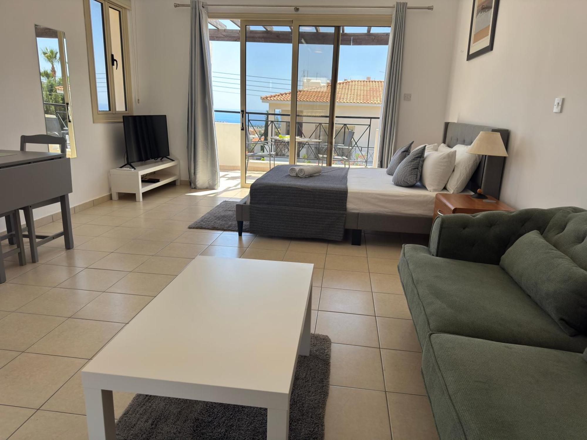 Apartment Stylish With Pool, Fast Wifi, Netflix, Perfect For Couples Or Solo Travellers