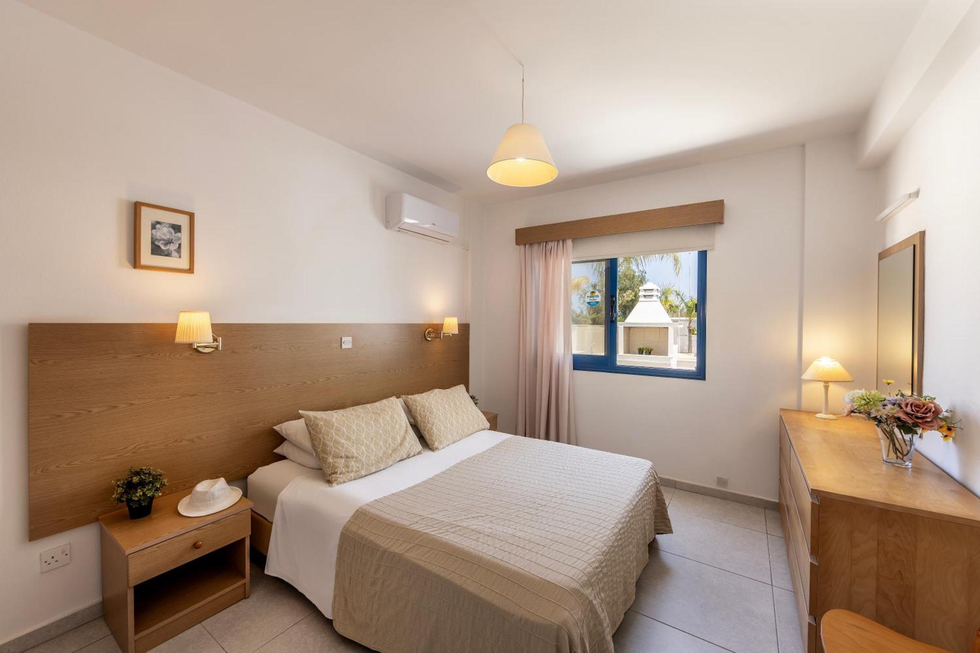 Aparthotel Flouressia Gardens