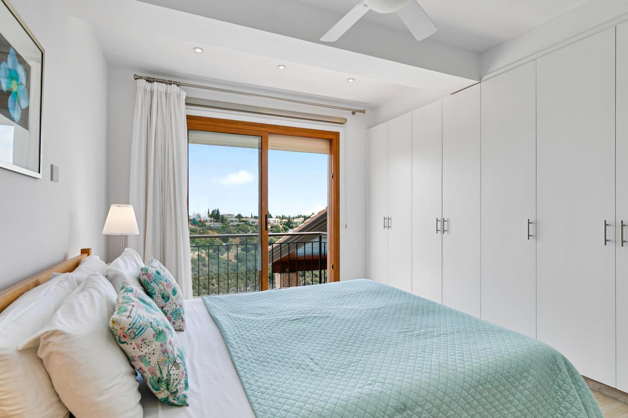 4 Bedroom Helidoni With Private Infinity Pool, Aphrodite Hills Kouklia