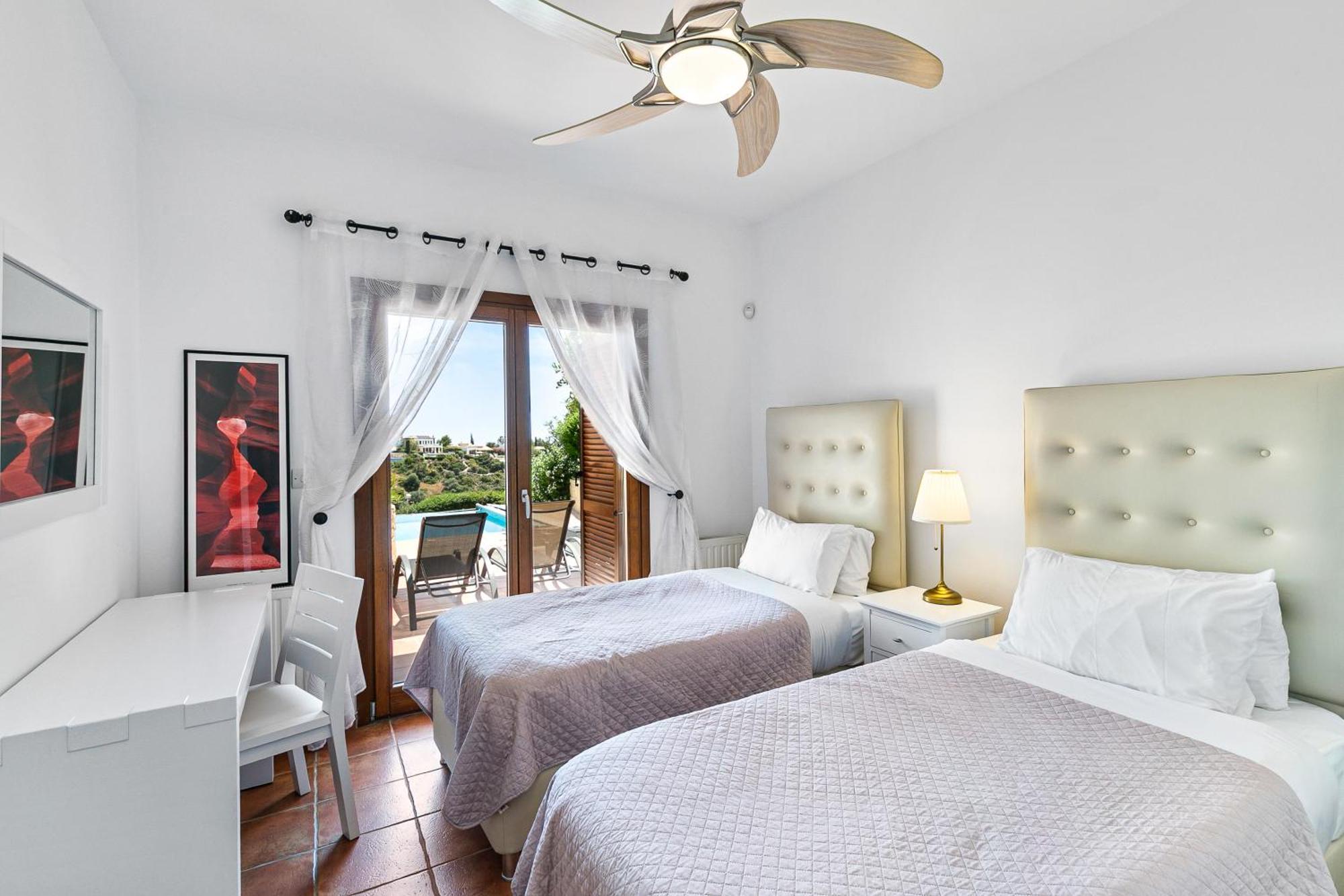 4 Bedroom Helidoni With Private Infinity Pool, Aphrodite Hills Villa *
