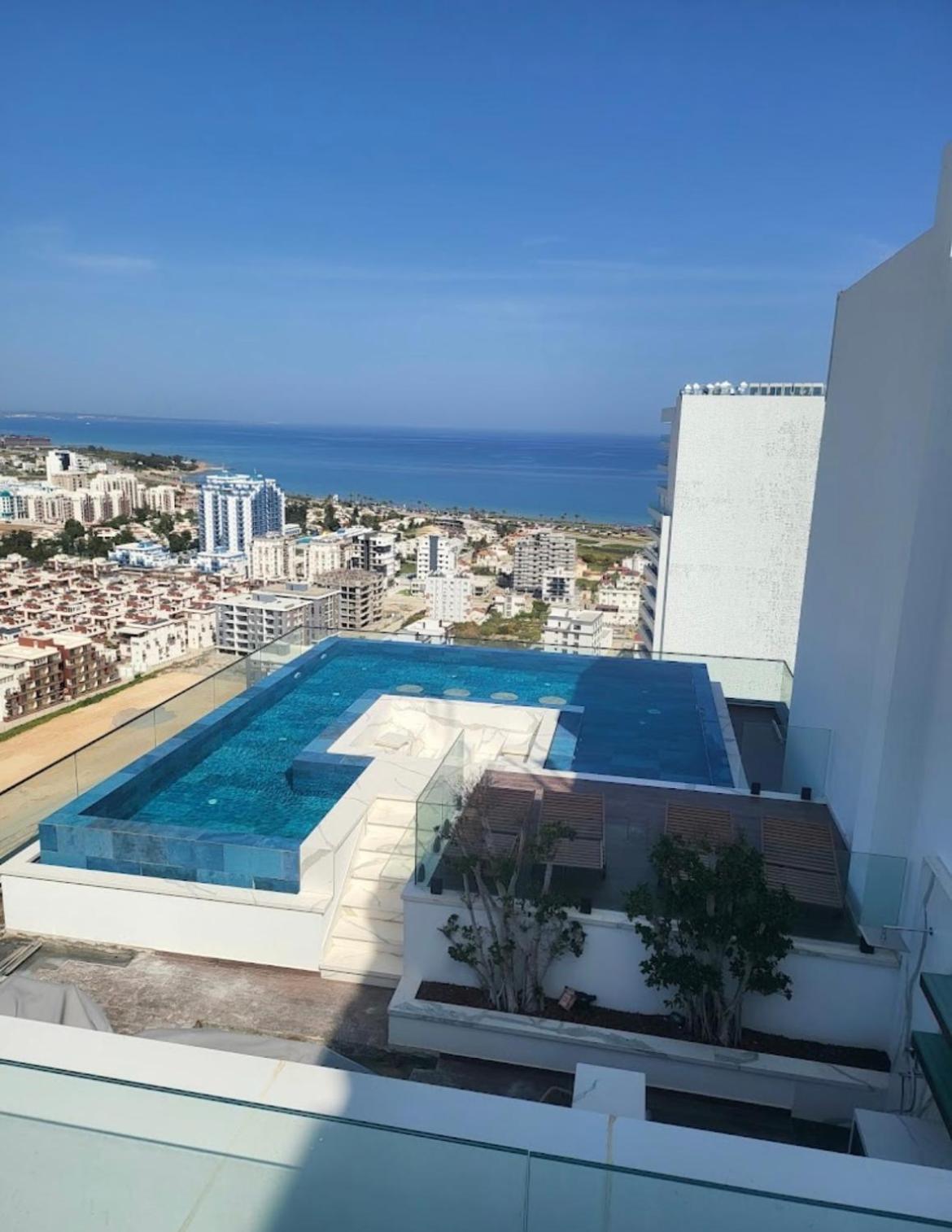 Grand Sapphire Apartment