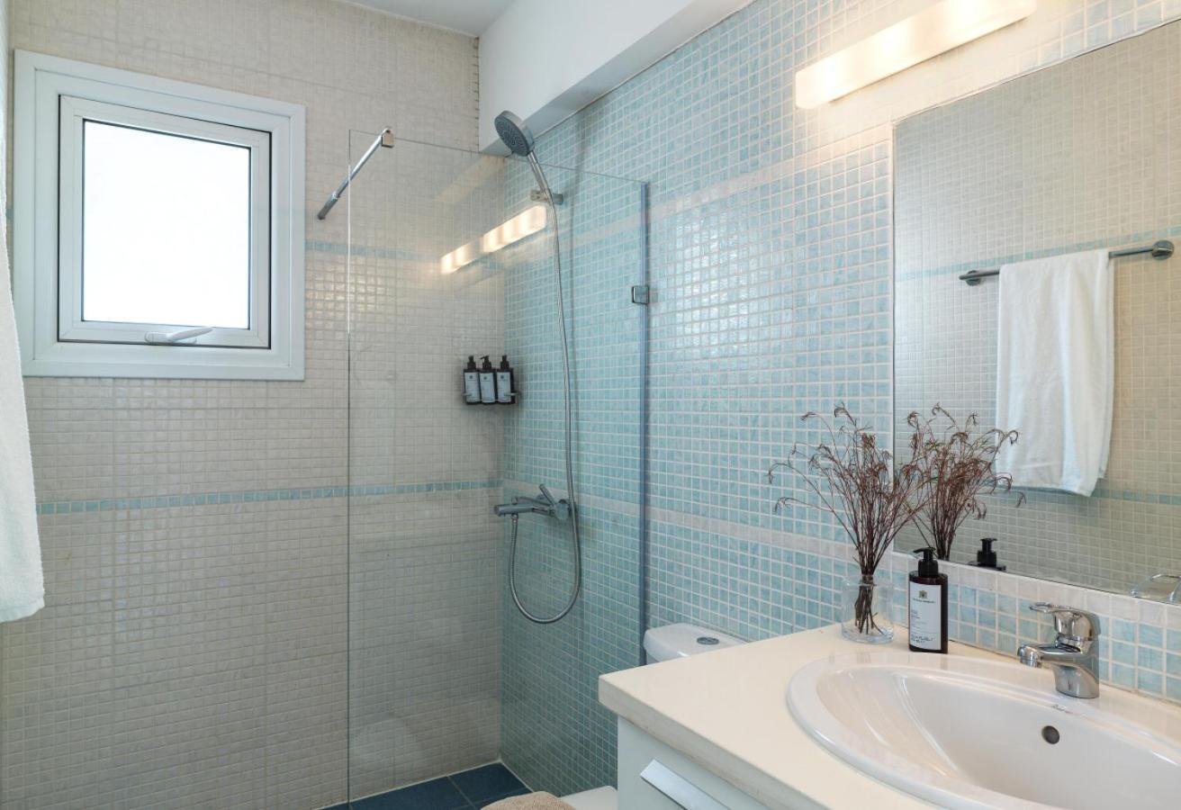 Sirena Solis - Elegant 5-bedroom Sea View Retreat Near Sirena Bay Villa