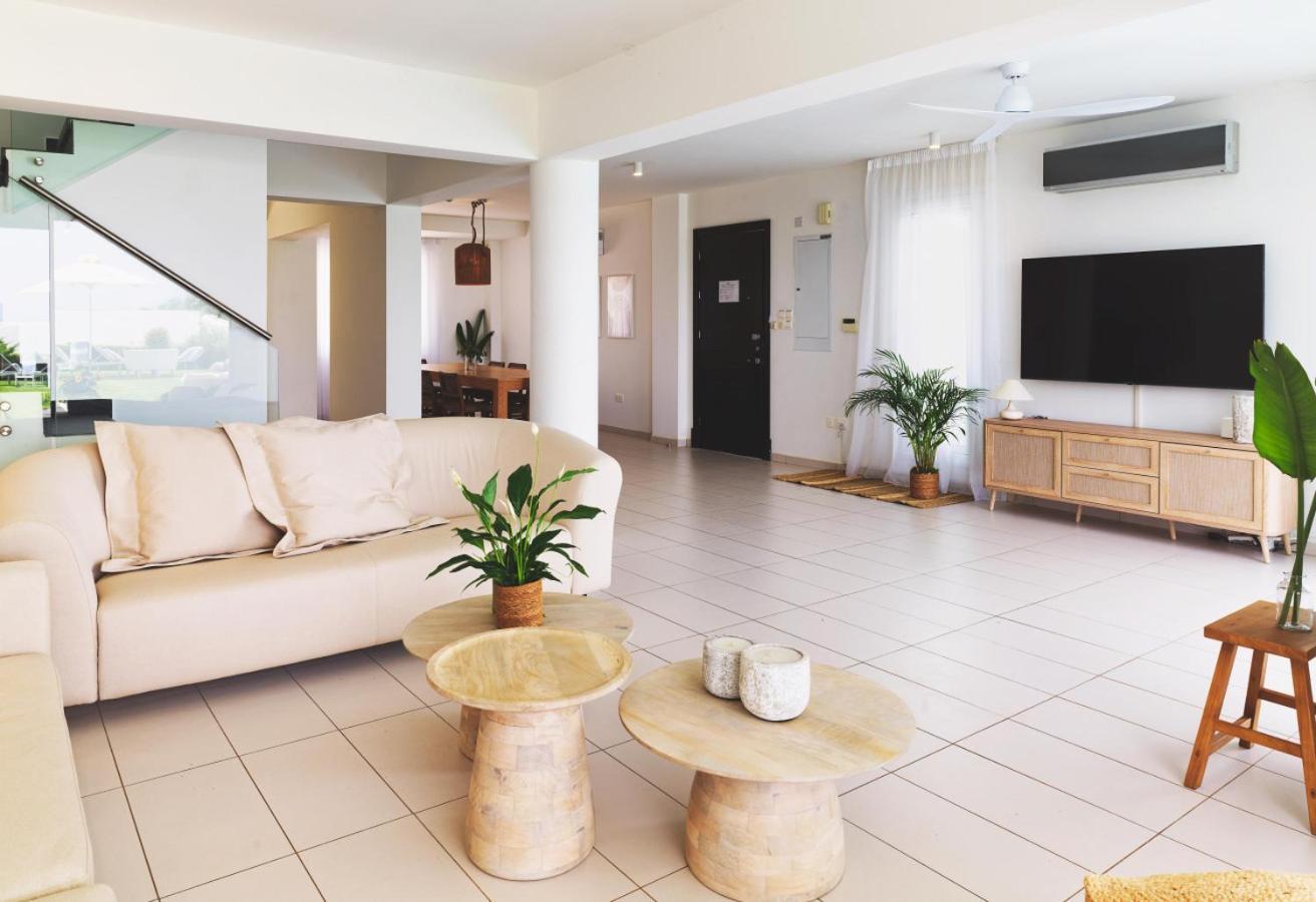 Sirena Solis - Elegant 5-bedroom Sea View Retreat Near Sirena Bay Protaras