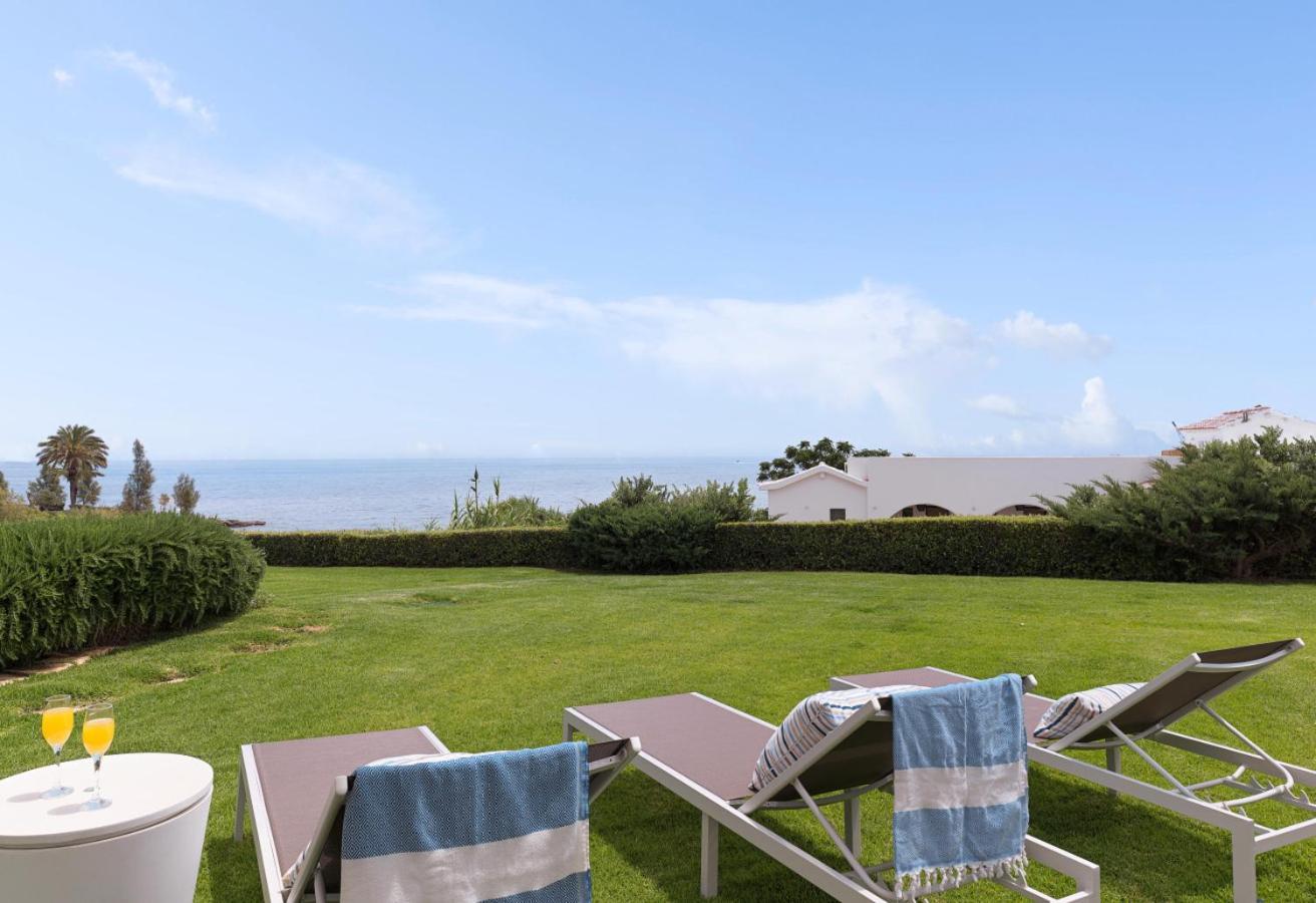 Villa Sirena Solis - Elegant 5-bedroom Sea View Retreat Near Sirena Bay