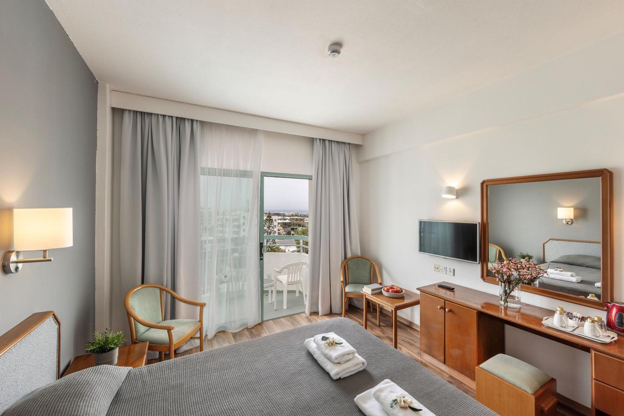 Antigoni Hotel 3*