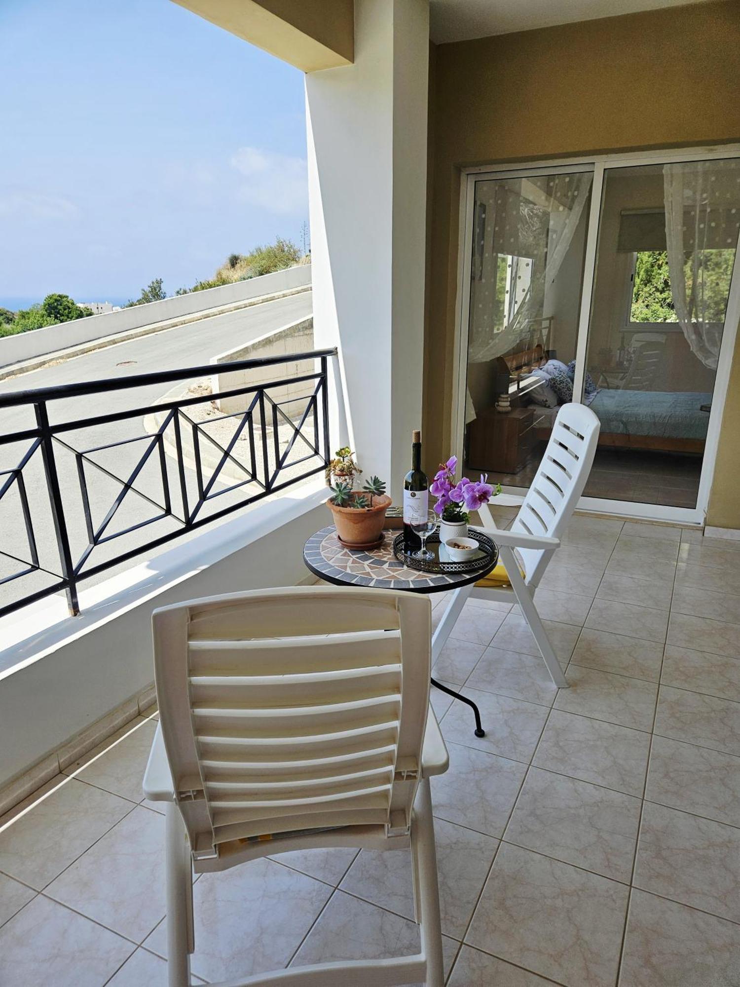 Sunflower - 3 Bedroom Spacious Apartment, Peyia