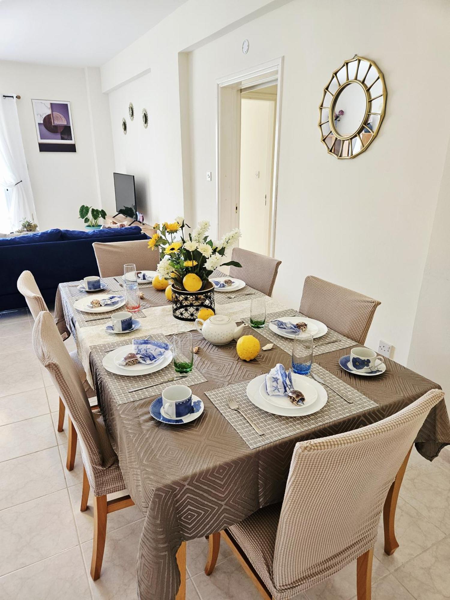 Sunflower - 3 Bedroom Spacious Apartment,