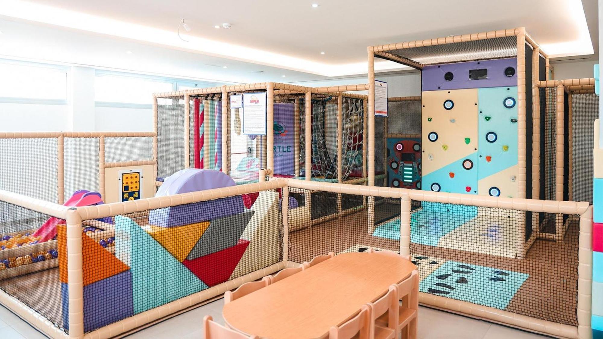 Cavo Maris Hotel 4*