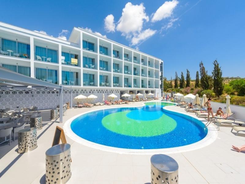 River Rock Hotel 3*