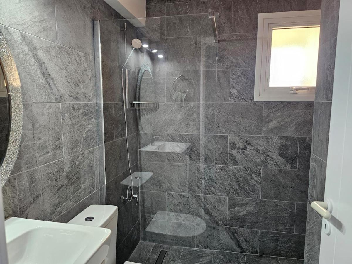 Kapparis - Blue And Aqua Apartment