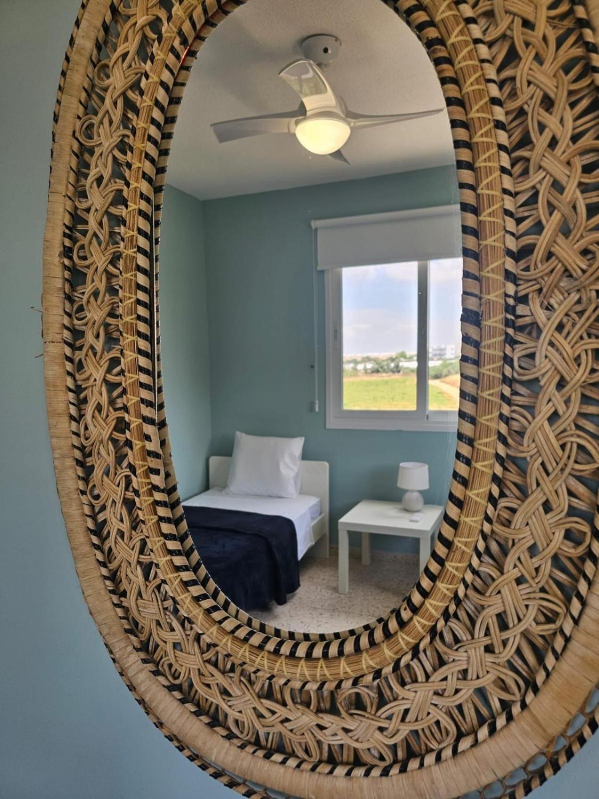 Kapparis - Blue And Aqua Apartment Paralimni