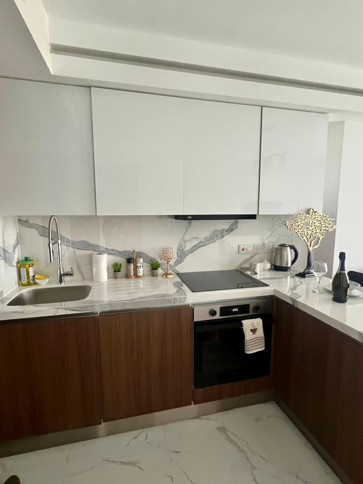 Grand Sapphire Apartment Aglantzia