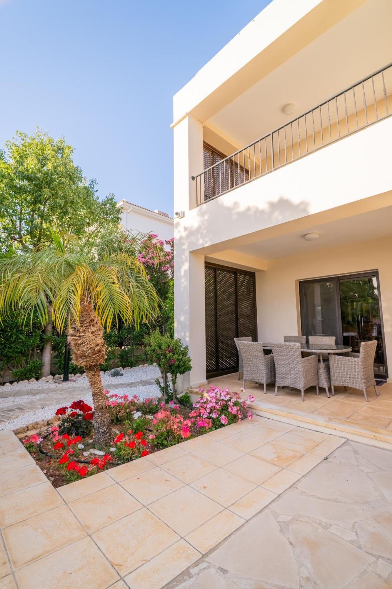 Villa Pontus - Stunning Views & Privacy In Beautiful Garden With Pool & Hot Tub