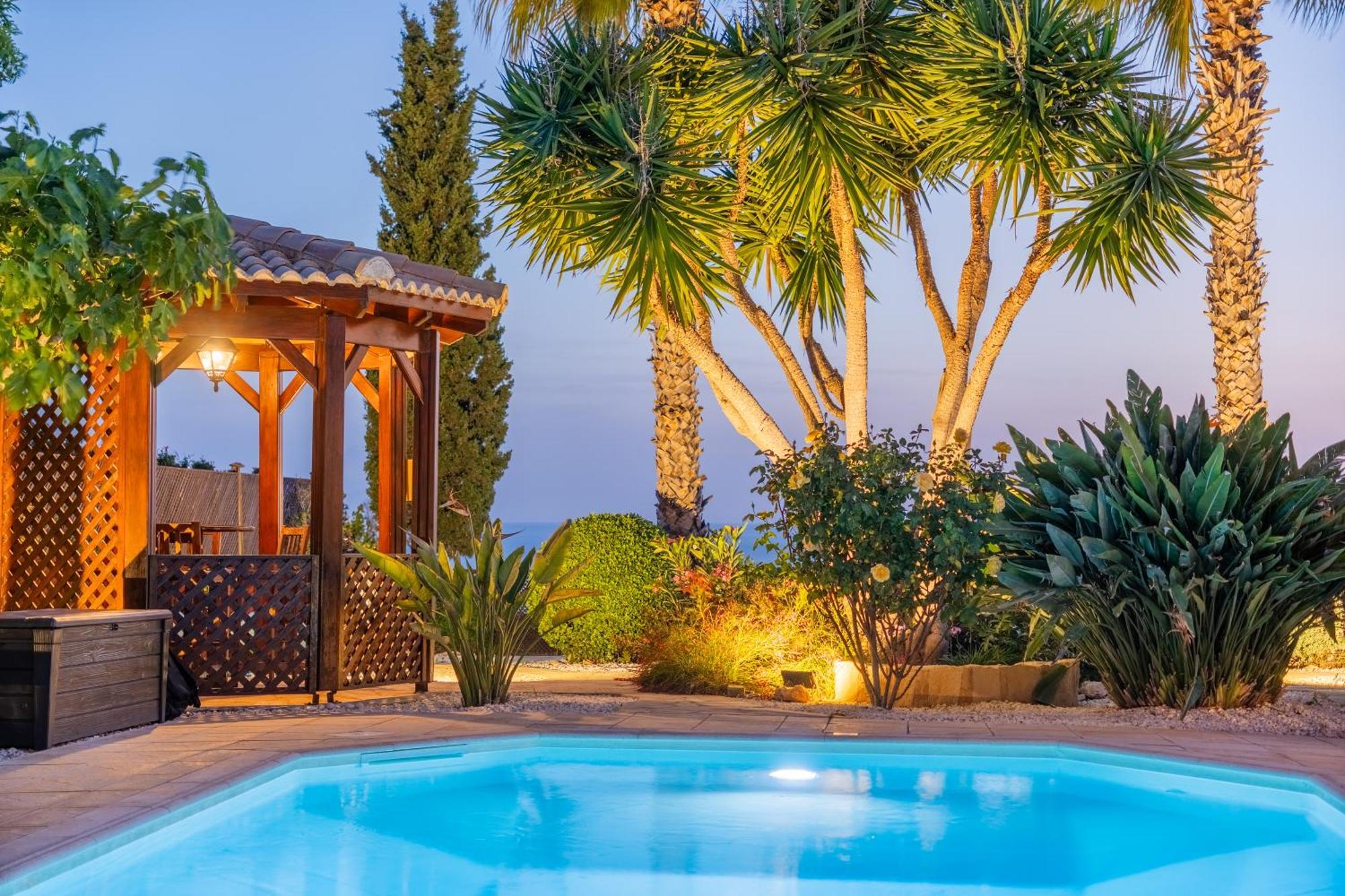 Pontus - Stunning Views & Privacy In Beautiful Garden With Pool & Hot Tub * Kouklia