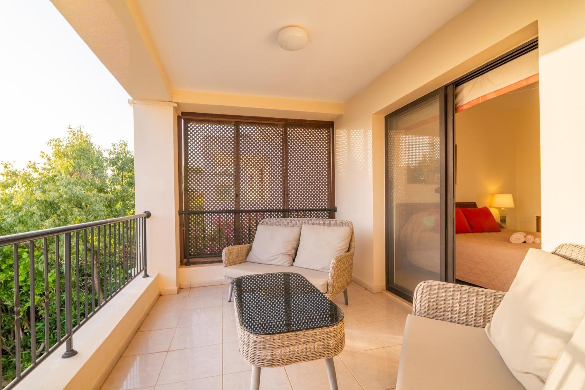 Pontus - Stunning Views & Privacy In Beautiful Garden With Pool & Hot Tub Villa *