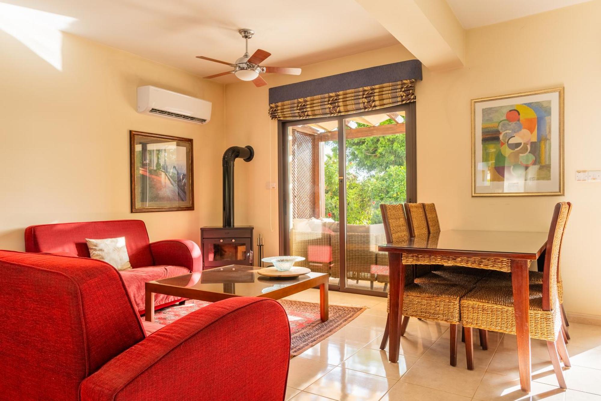 Pontus - Stunning Views & Privacy In Beautiful Garden With Pool & Hot Tub * Kouklia