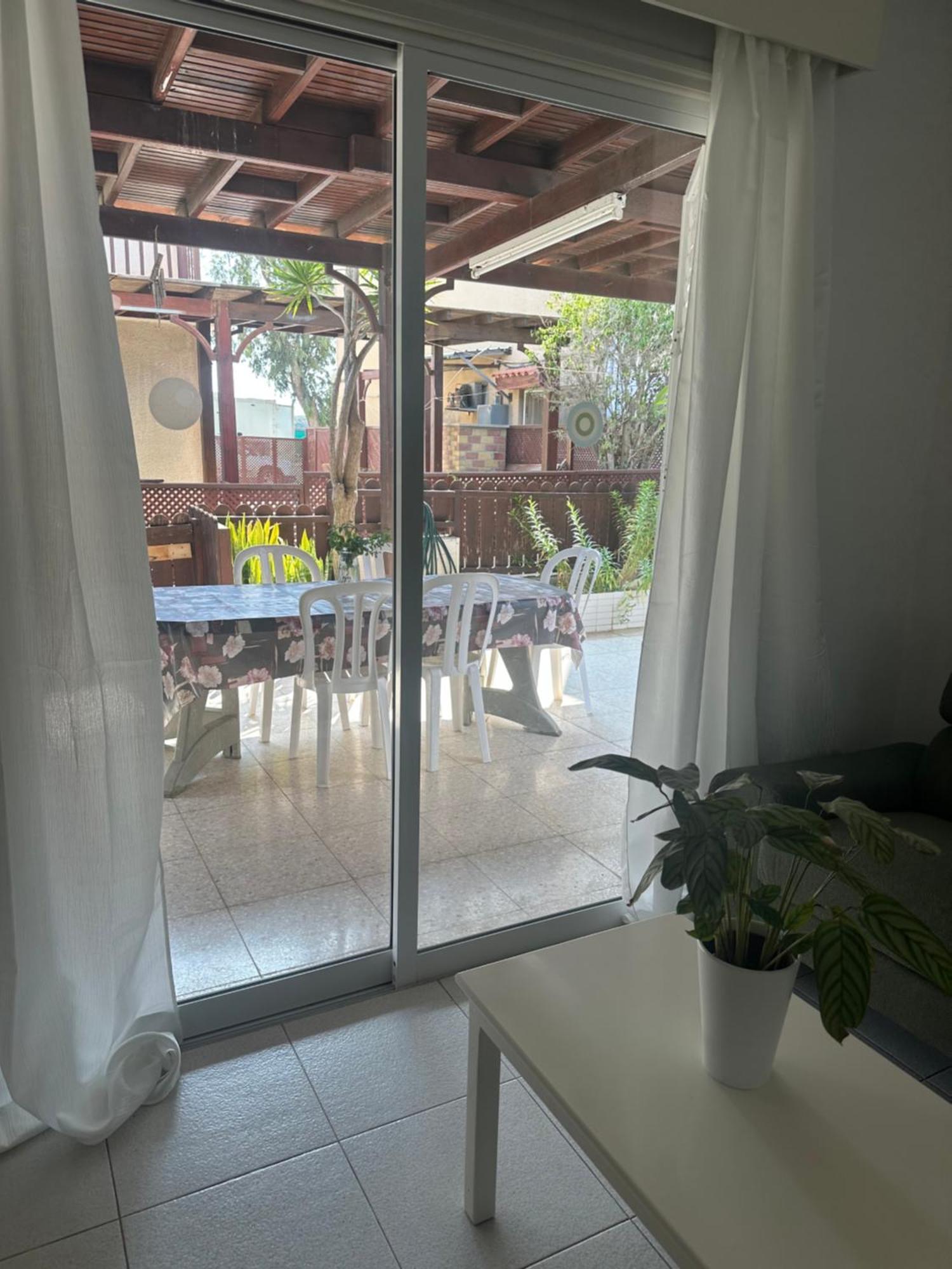 Leonidas Seaside Villa Meneou