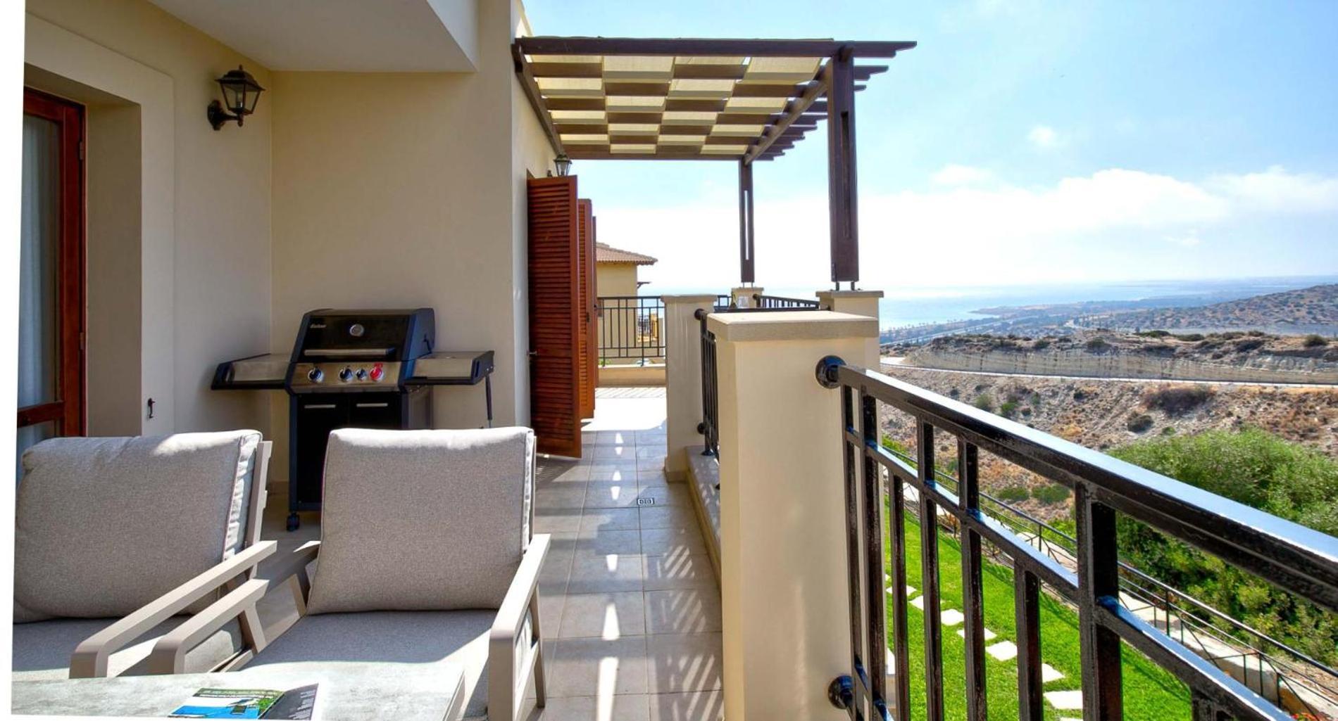Beautiful Sea And Sunset Views From Ce13, Theseus Village, Aphrodite Hills Apartment *
