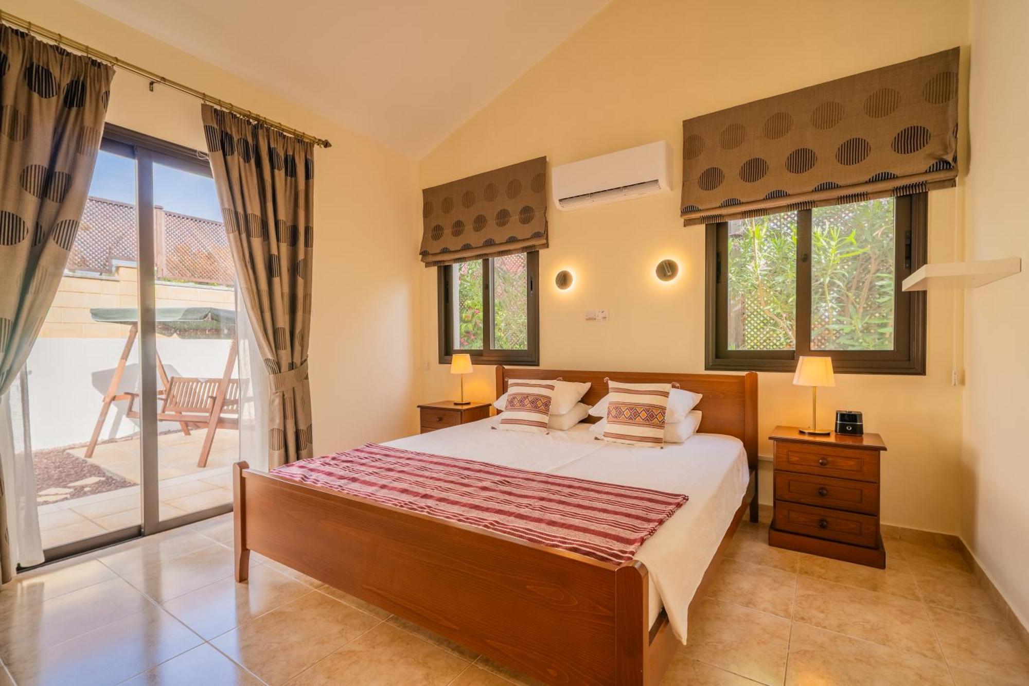 Pleiades - Sea Views, Private Pool & Hot Tub Kouklia