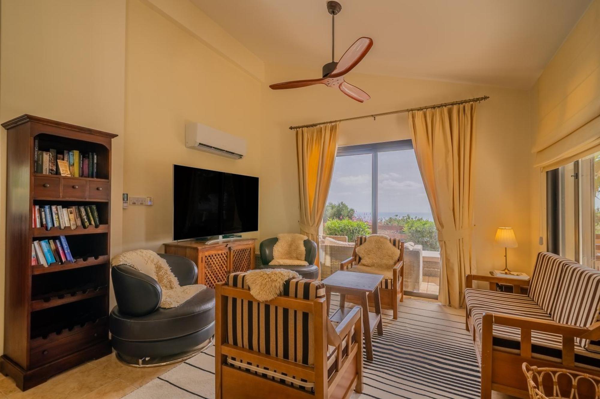 Villa Pleiades - Sea Views, Private Pool & Hot Tub *