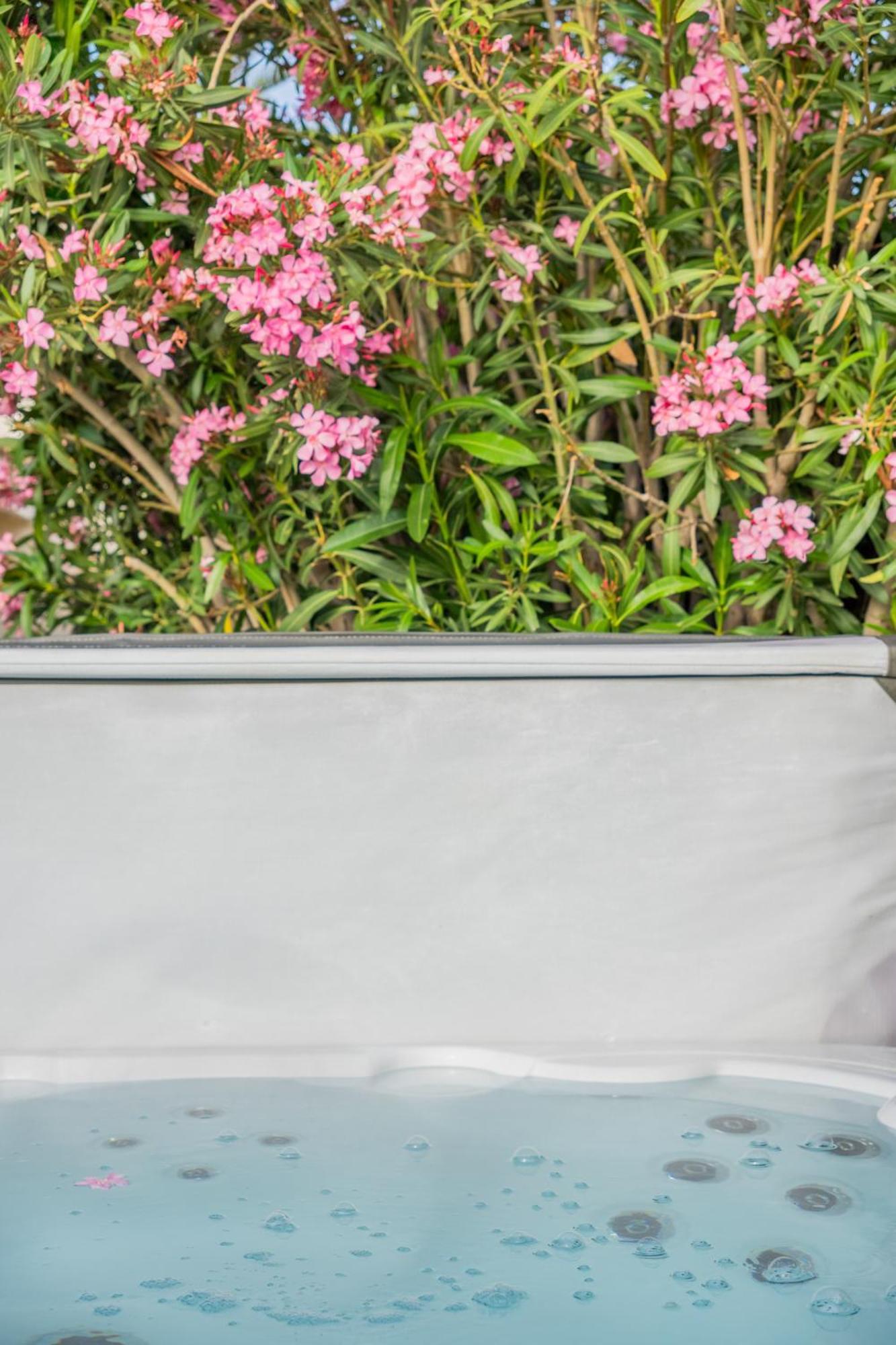 Pleiades - Sea Views, Private Pool & Hot Tub Kouklia