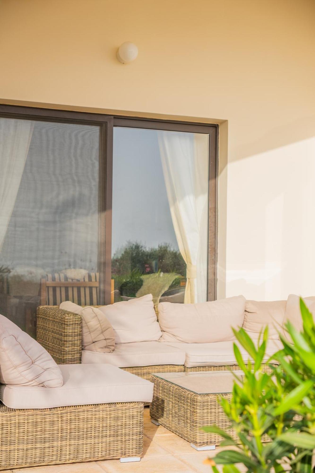 Pleiades - Sea Views, Private Pool & Hot Tub Kouklia