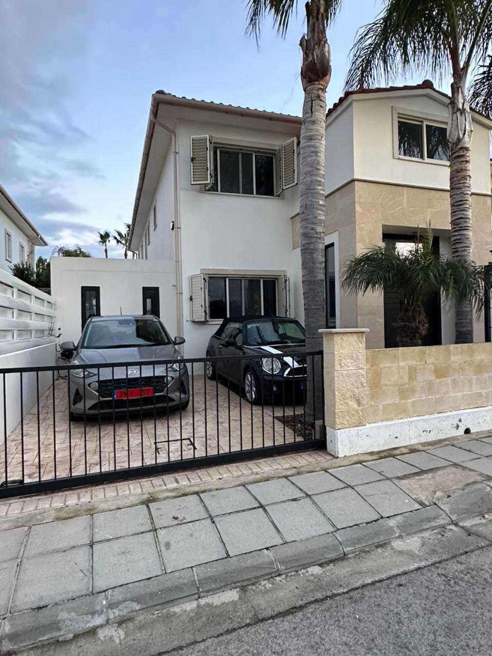 Front Line Luxury House 5 Bedroom Pousada Pervolia