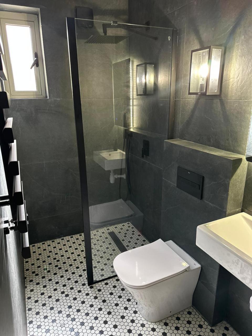 Front Line Luxury House 5 Bedroom * Pervolia