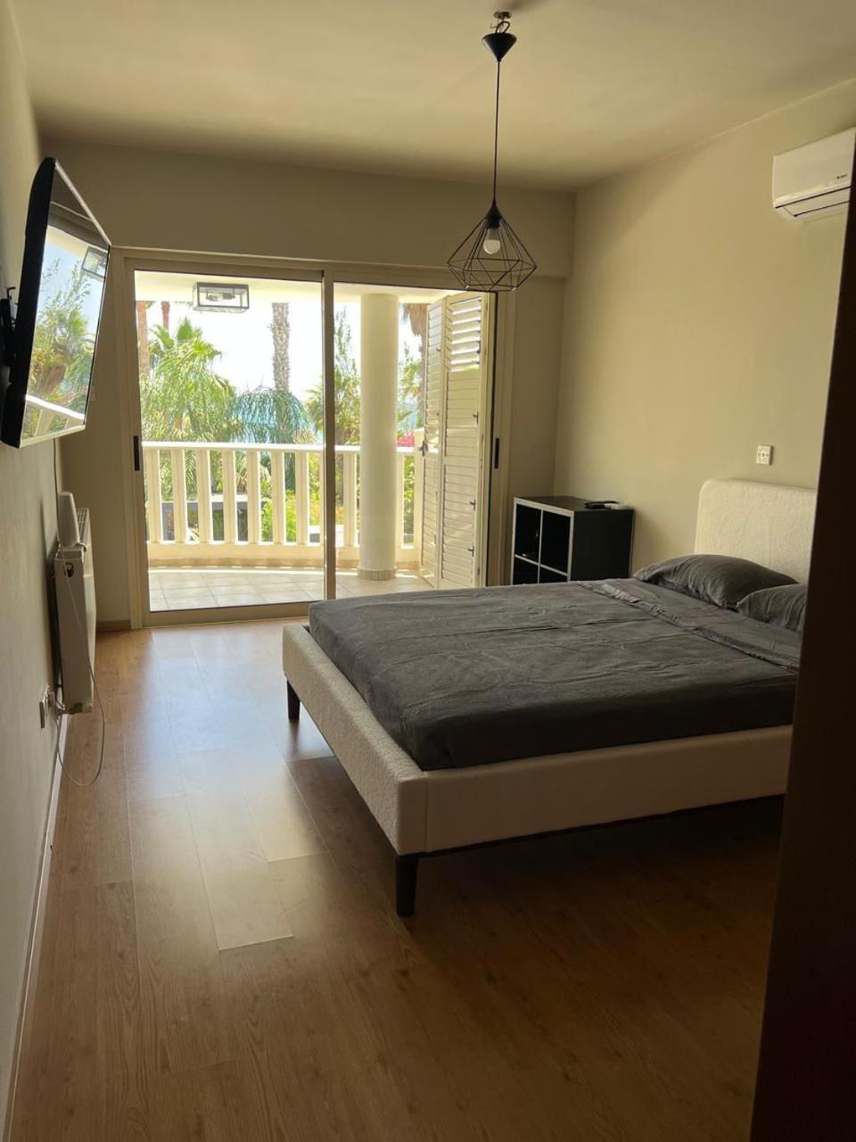 Front Line Luxury House 5 Bedroom Pousada