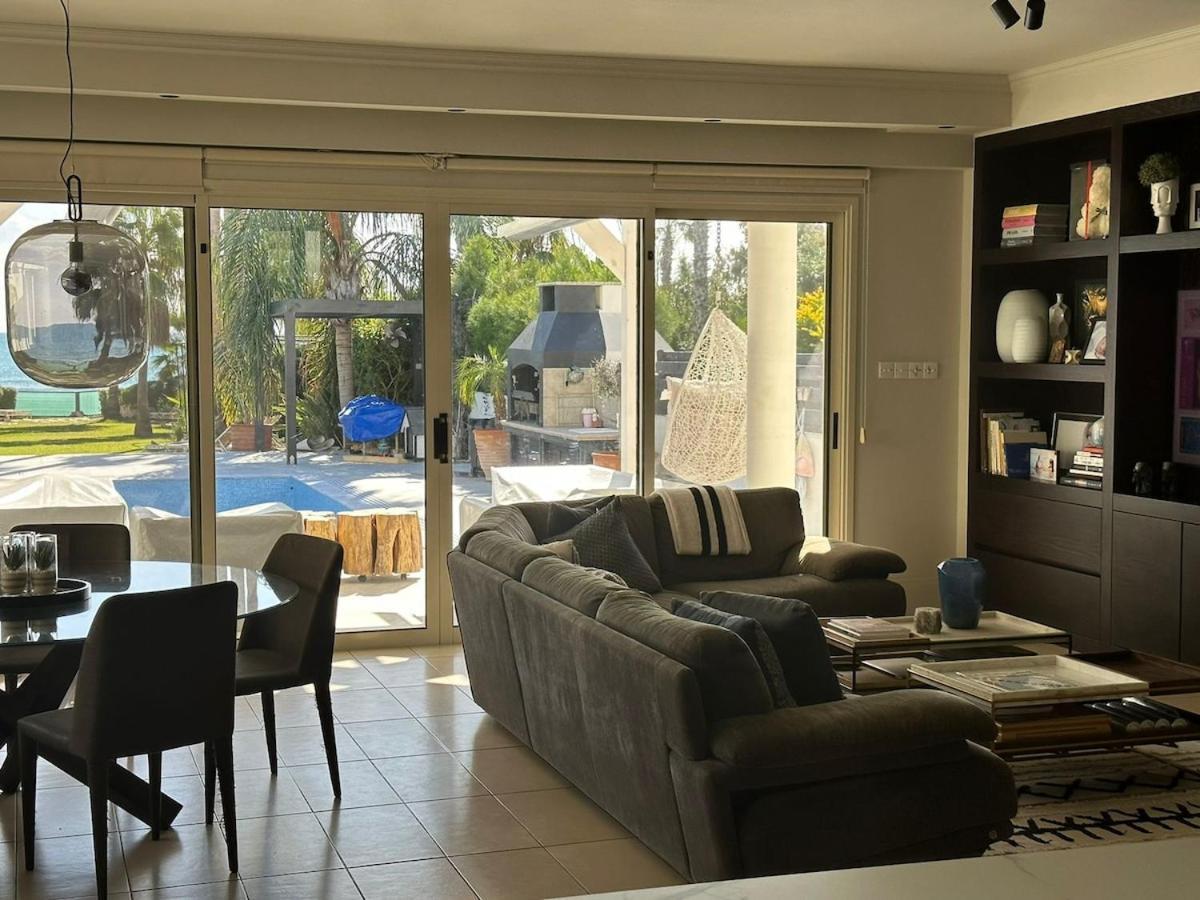 Front Line Luxury House 5 Bedroom *
