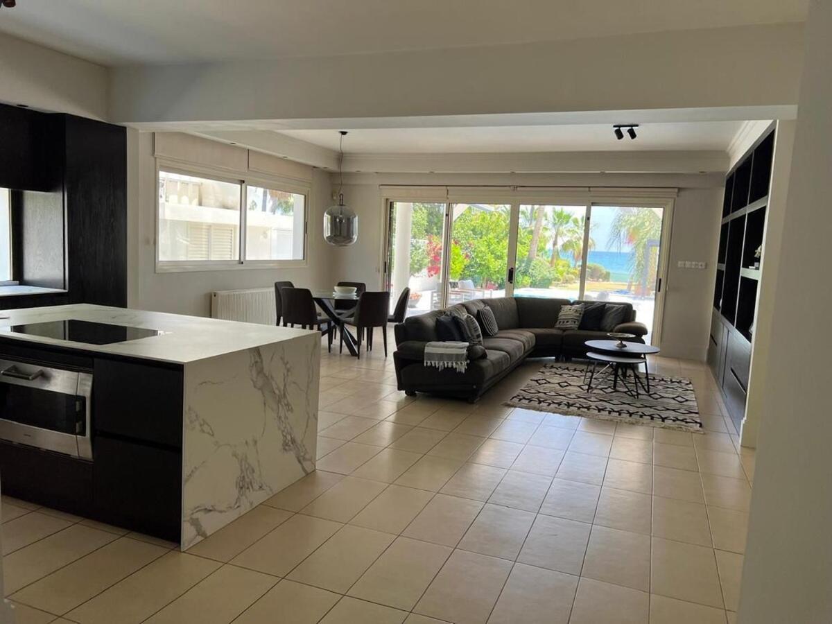 Front Line Luxury House 5 Bedroom Pousada Pervolia