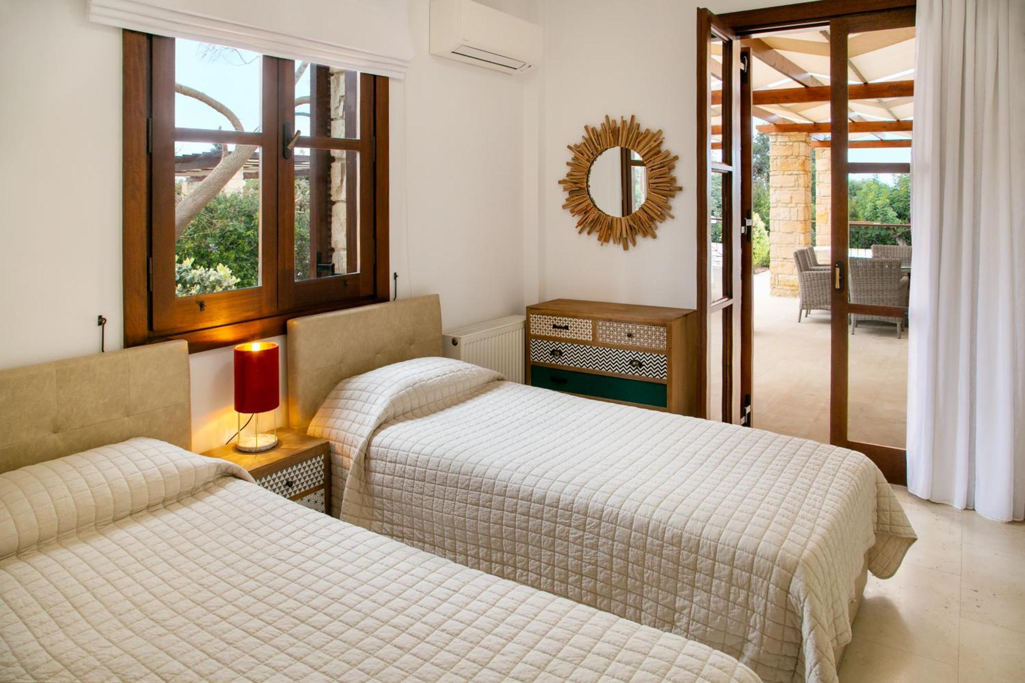 Resort Aphrodite Hills 4*