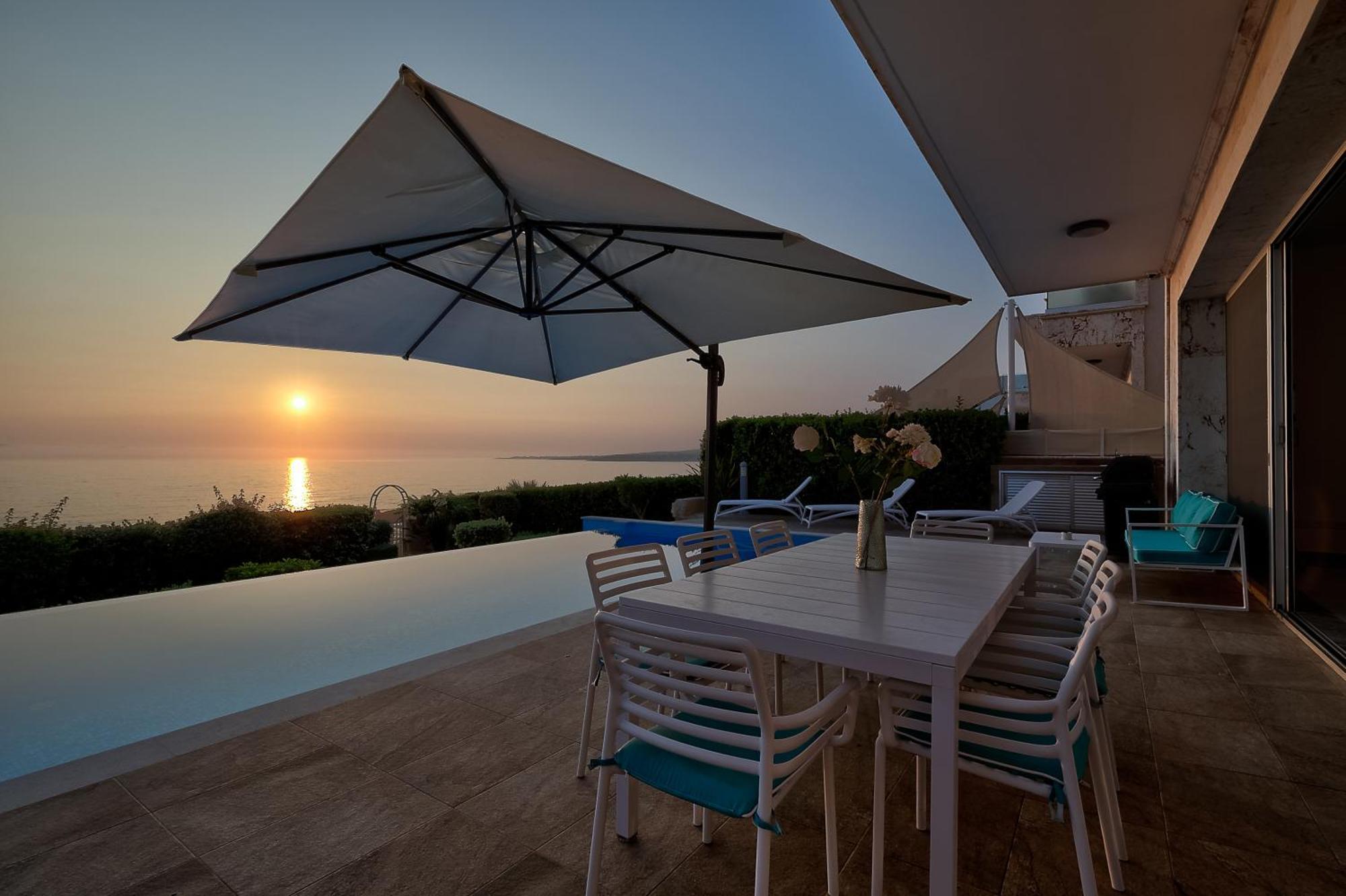 Olymp Luxury C - Seafront Elegance With Infinity Pool And Exclusive Lifestyle *