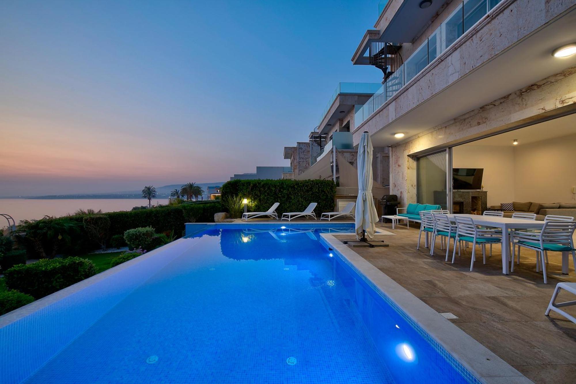 Olymp Luxury C - Seafront Elegance With Infinity Pool And Exclusive Lifestyle Villa Kissonerga