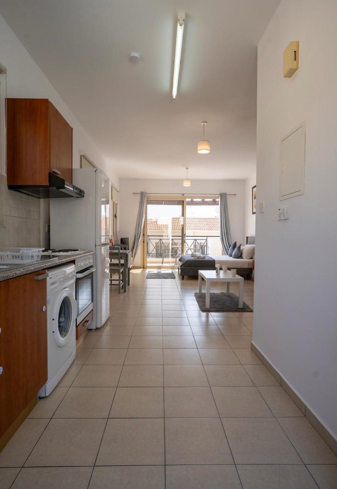 Stylish With Pool, Fast Wifi, Netflix, Perfect For Couples Or Solo Travellers *