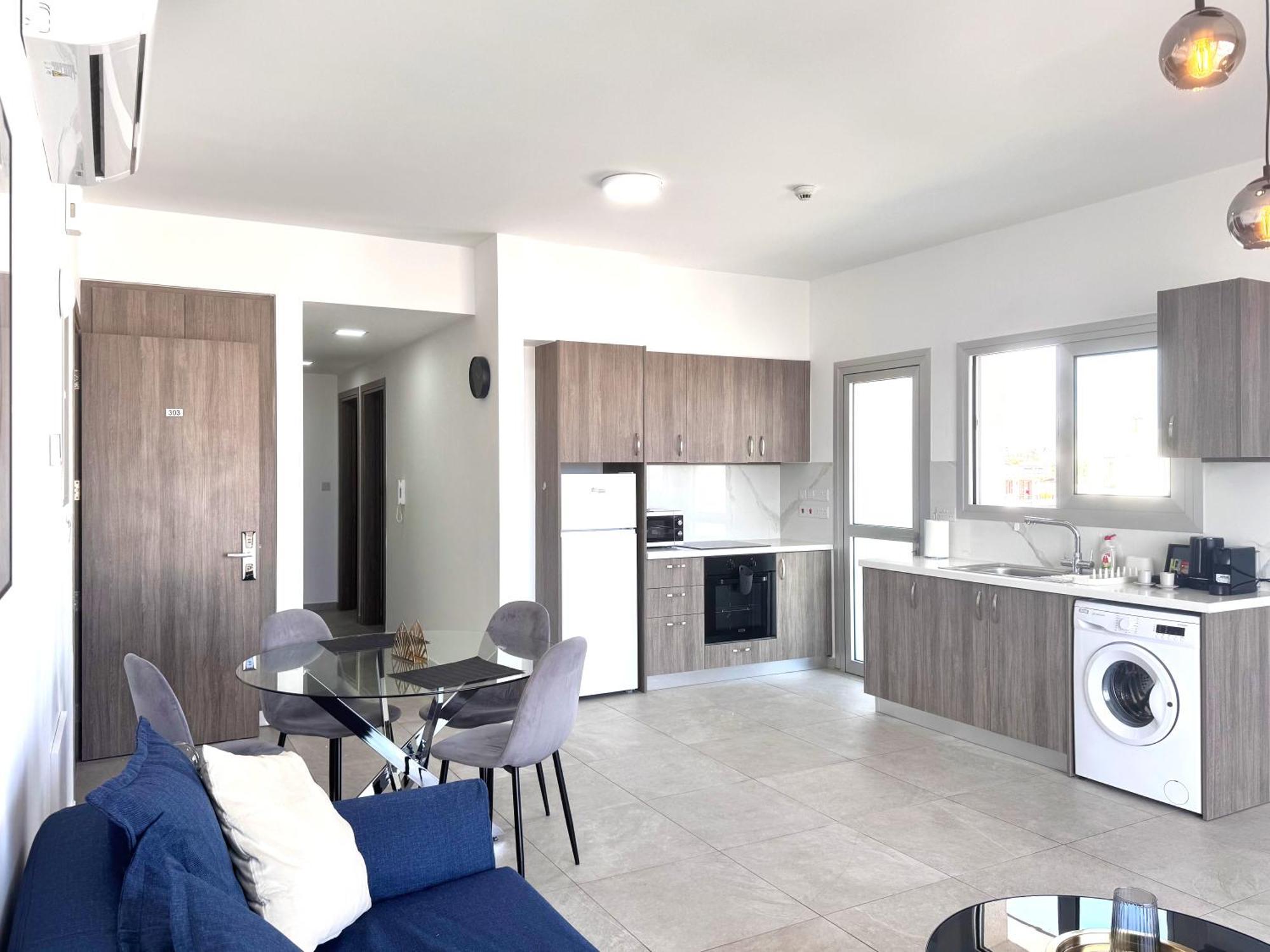 Apartment Hall *