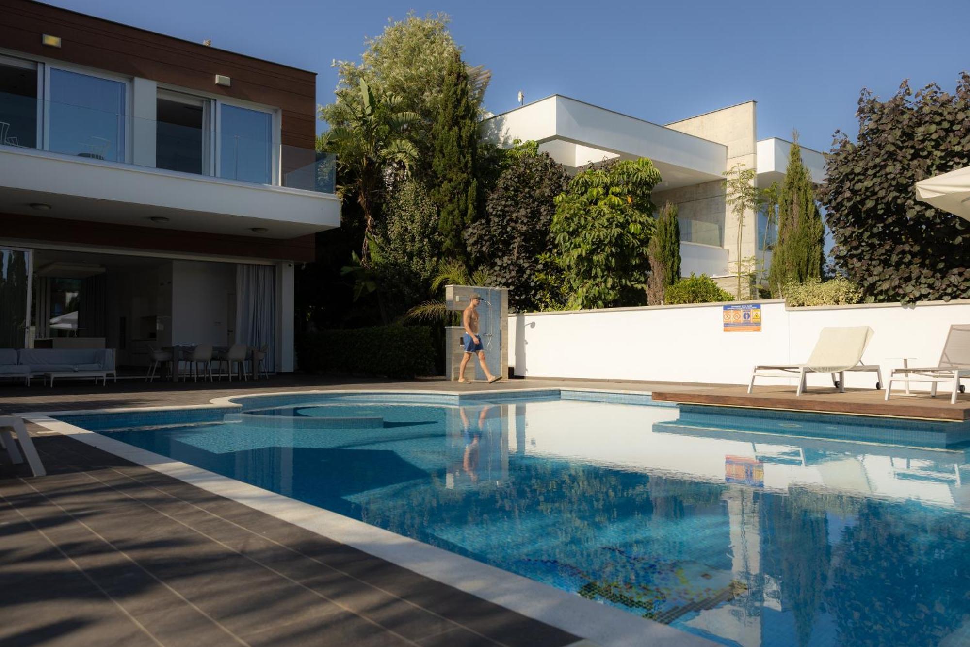 Villa Vivo Mare 3 Bedroom *
