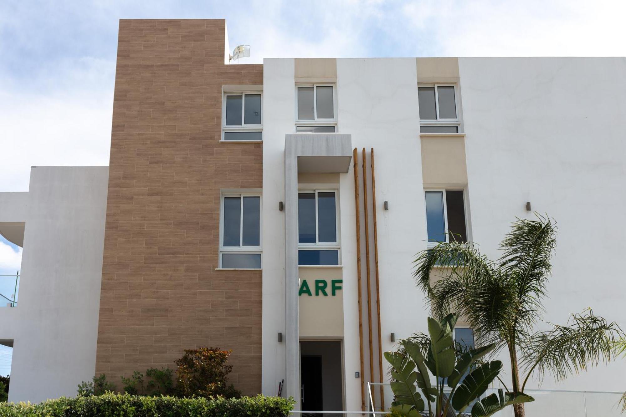 Arf - With Jacuzzi At The Complex Apartment