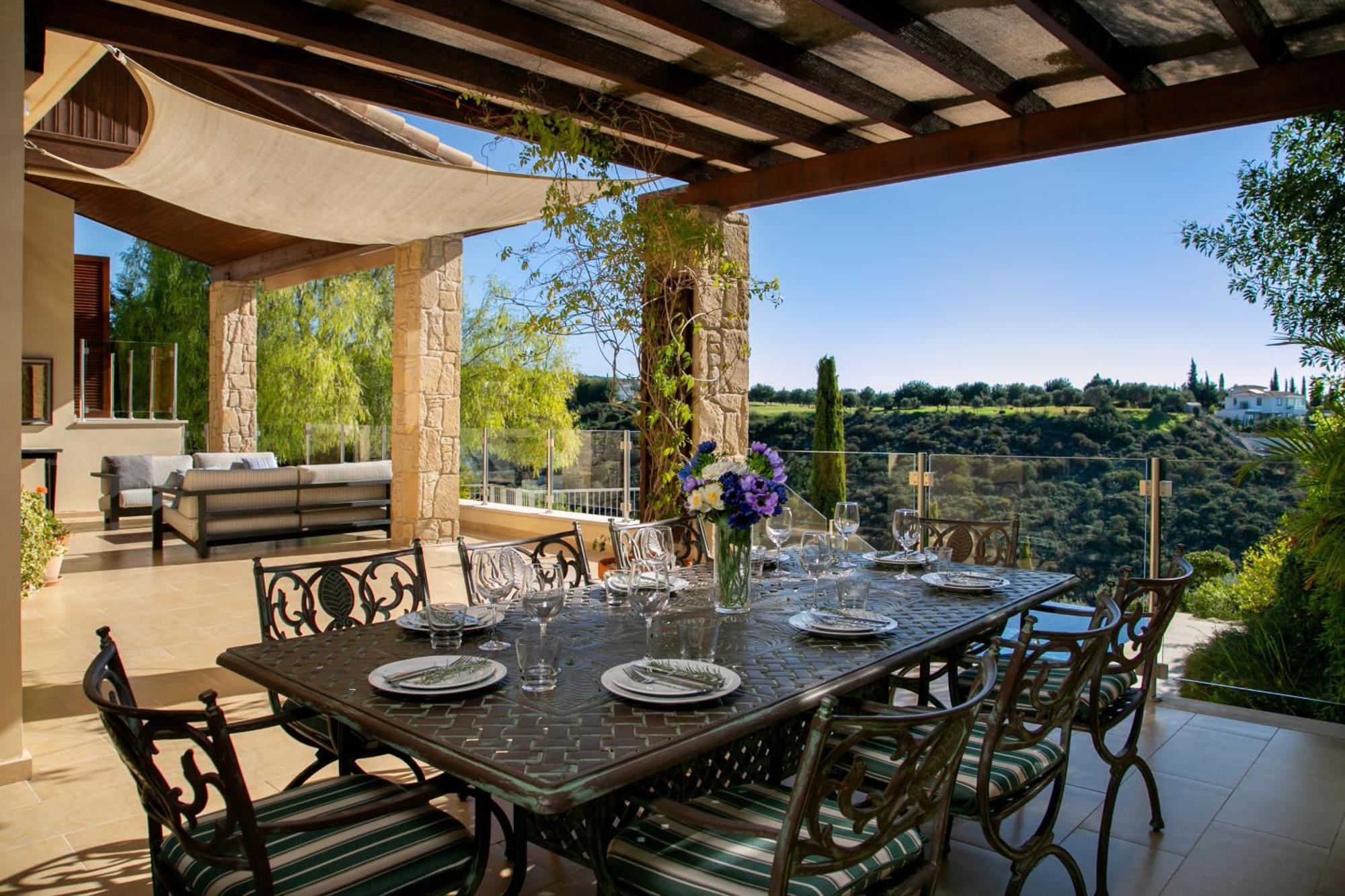 Aphrodite Hills Resort 4*
