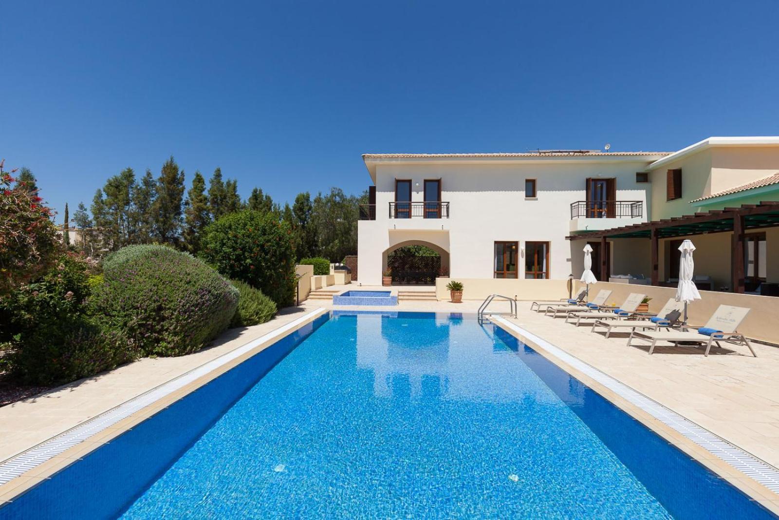 Aphrodite Hills 4*
