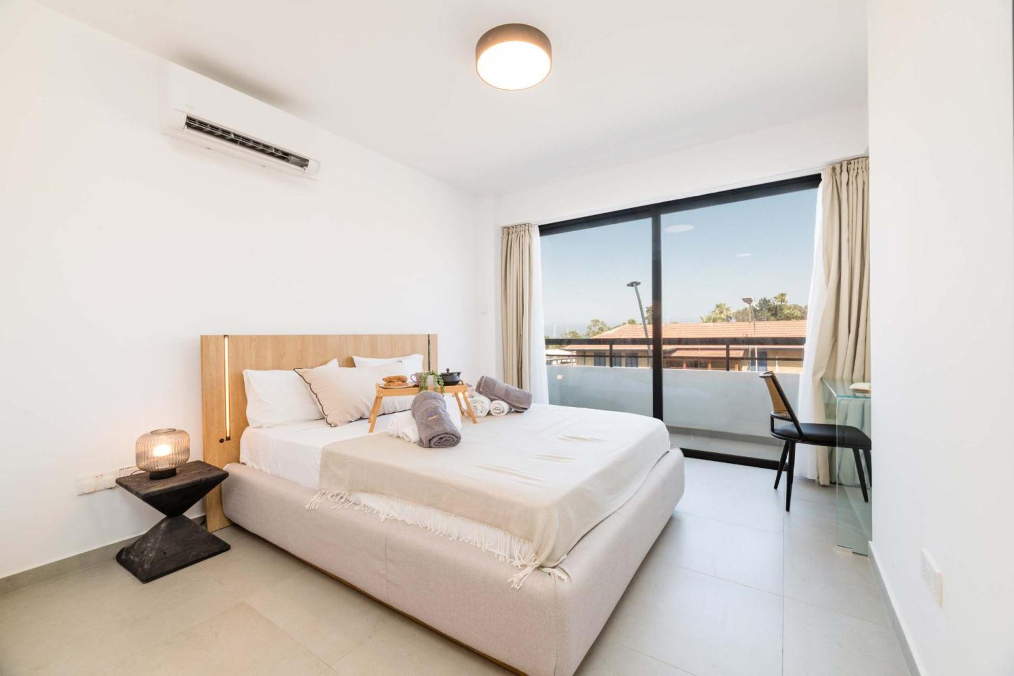Appartement Finikoudes Marina View 102 *