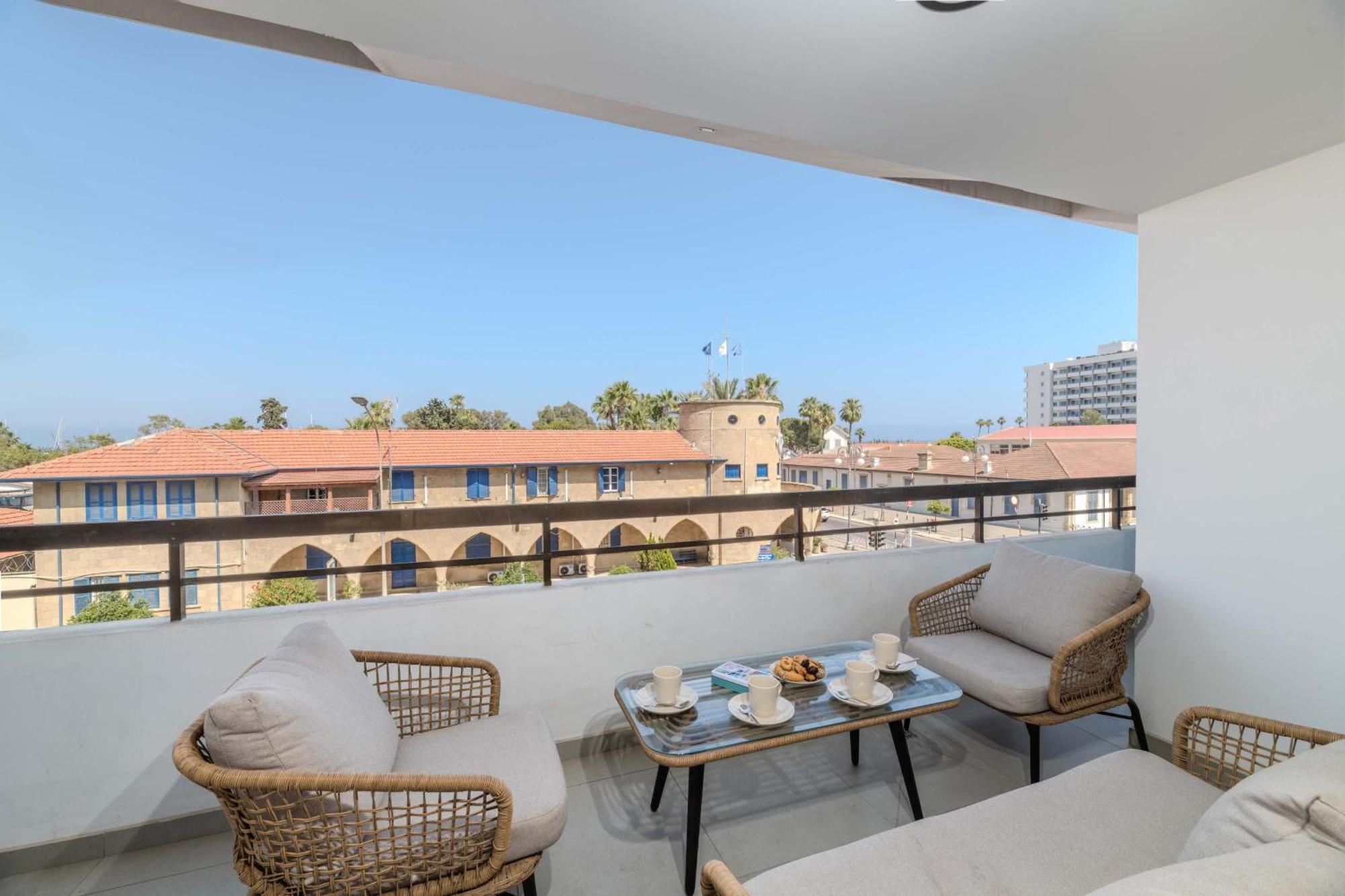 Appartement Finikoudes Marina View 102