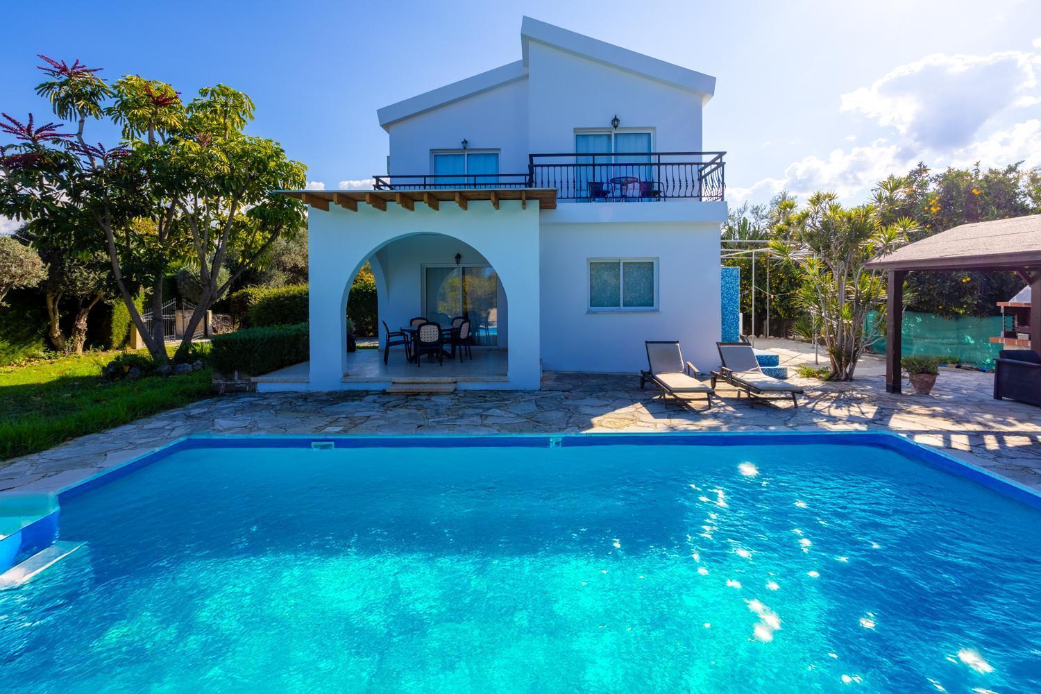 Sun Tria Villa *